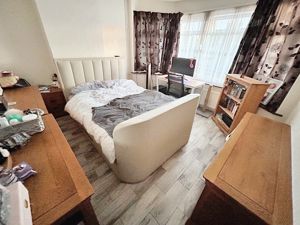 Bedroom- click for photo gallery